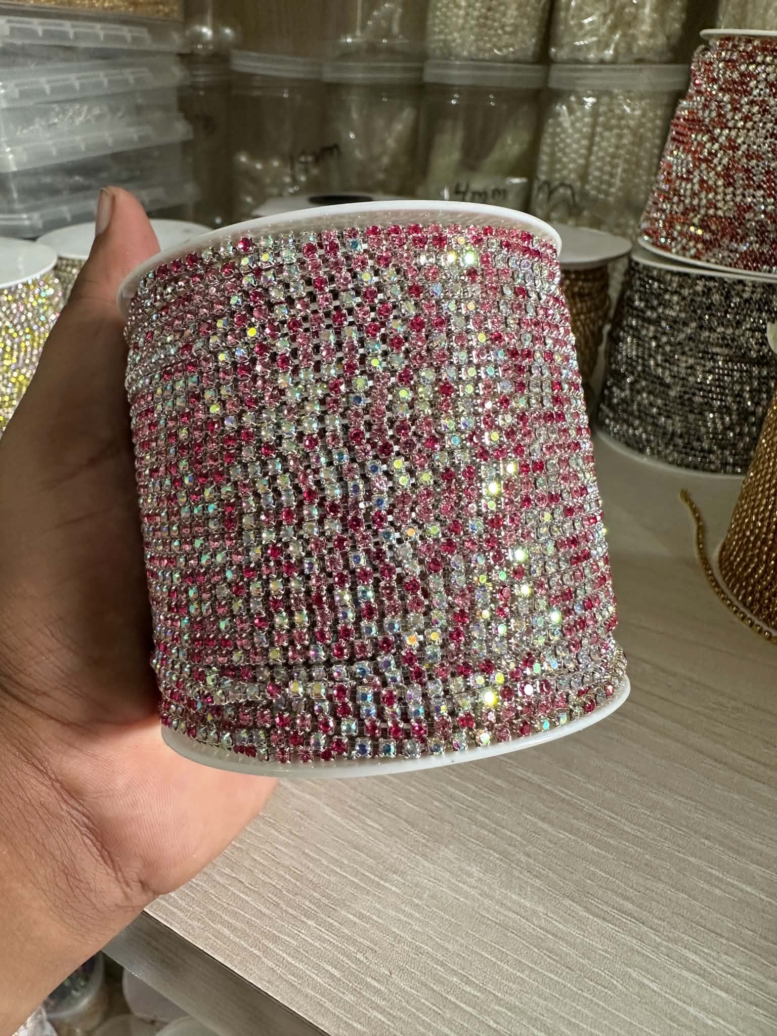 Stone chain pink