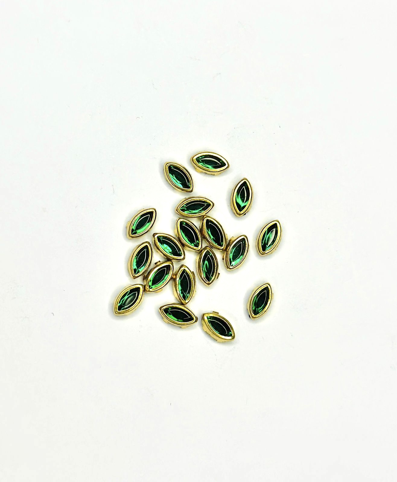 Small pata green