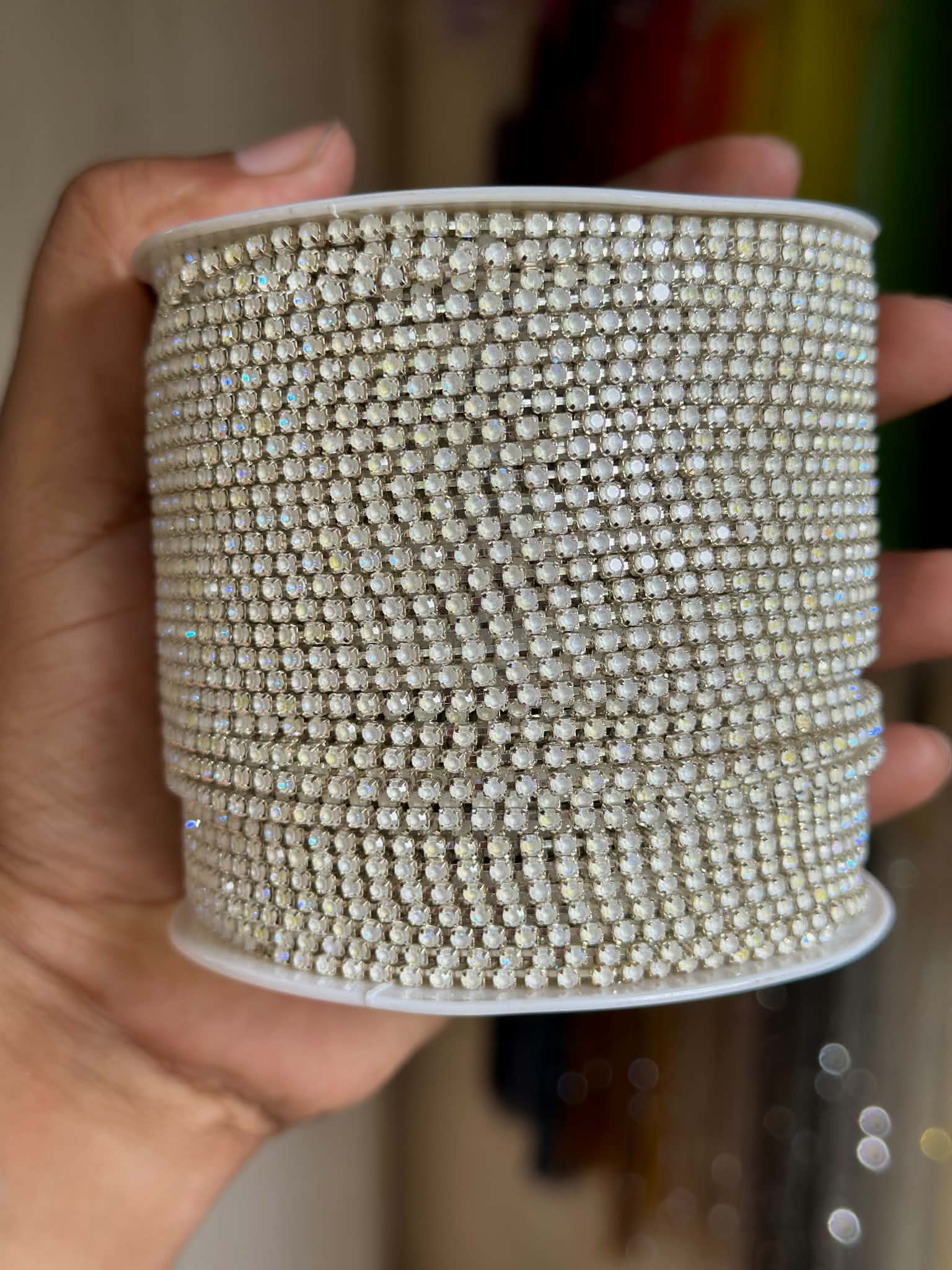 Stone chain pani white