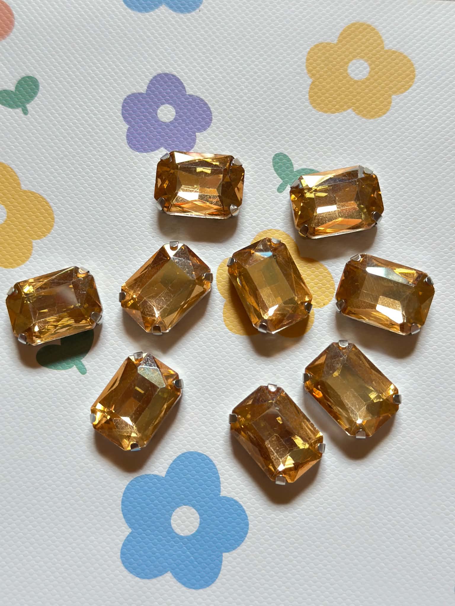 Stone golden s 1 pcs