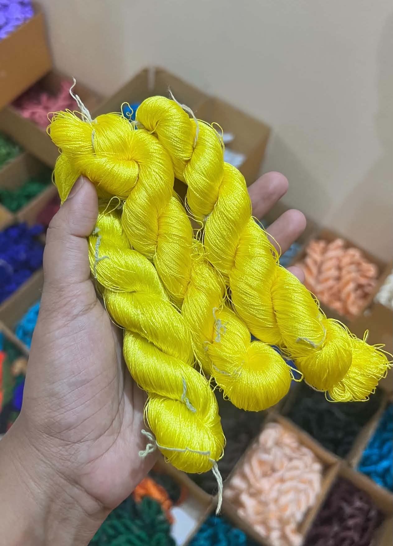 Resmisuta  yellow